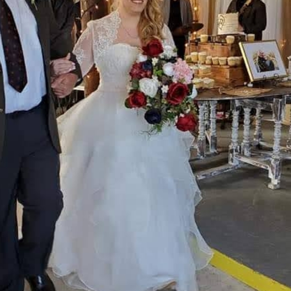 Davids Bridal Ivory Wedding Dress With Lace Jacket